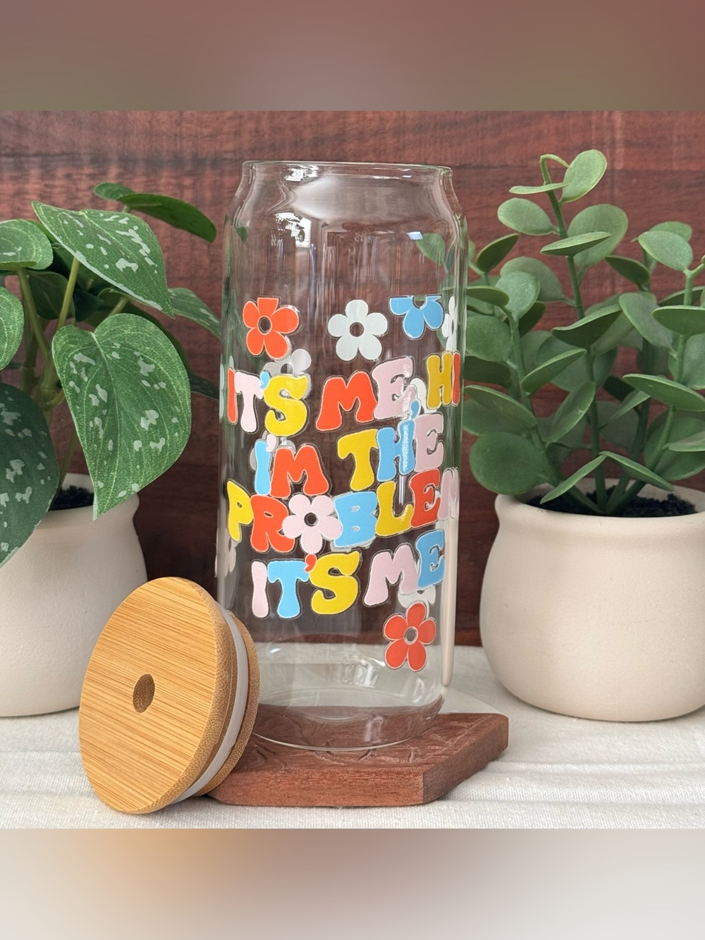Retro Floral "It's Me Hi" Glass Tumbler with Bamboo Lid